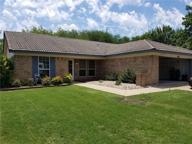 106 Iberis Court, Arlington, TX 76018