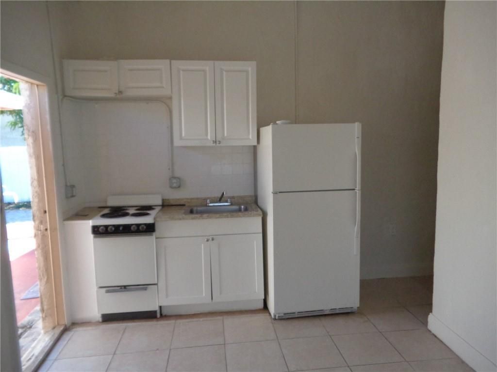 2204 Atlanta Street 3, Hollywood, FL 33020