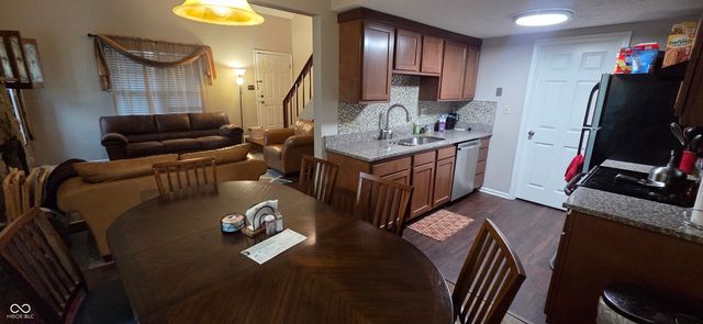 8043 Valley Farms Lane, Indianapolis, IN 46214