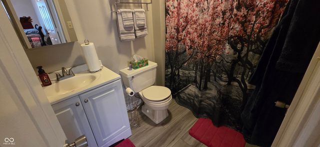 8043 Valley Farms Lane, Indianapolis, IN 46214