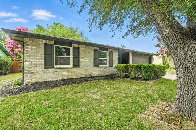 425 E Ferndale Lane, Grand Prairie, TX 75052