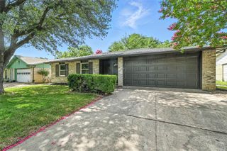 425 E Ferndale Lane, Grand Prairie, TX 75052