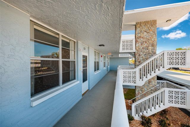 4715 BAY STREET NE 222, St Petersburg, FL 33703