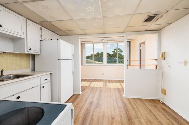 4715 BAY STREET NE 222, St Petersburg, FL 33703