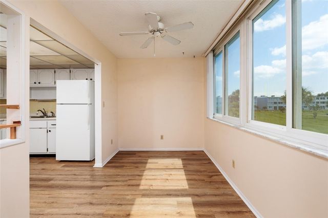 4715 BAY STREET NE 222, St Petersburg, FL 33703