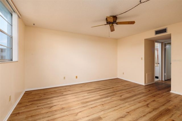 4715 BAY STREET NE 222, St Petersburg, FL 33703