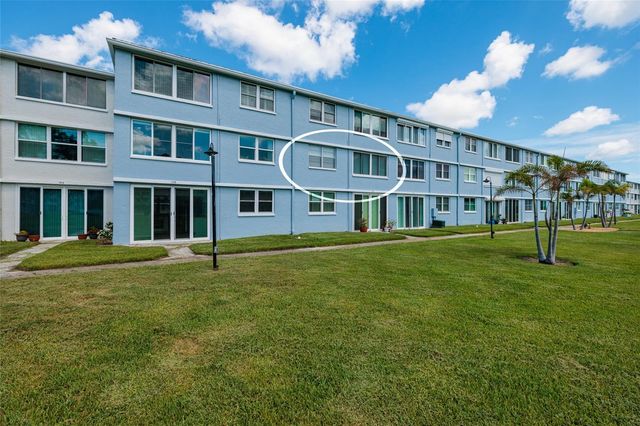 4715 BAY STREET NE 222, St Petersburg, FL 33703