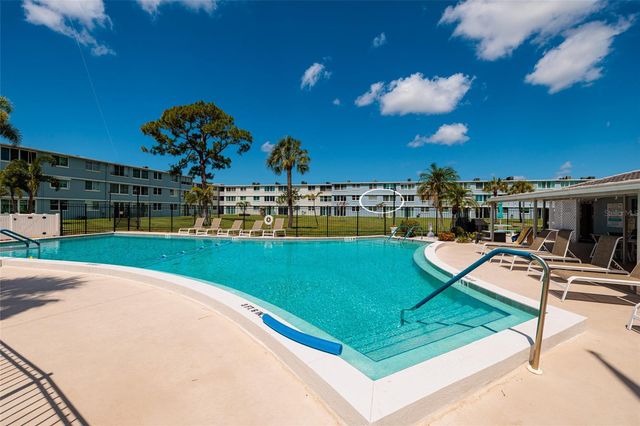 4715 BAY STREET NE 222, St Petersburg, FL 33703