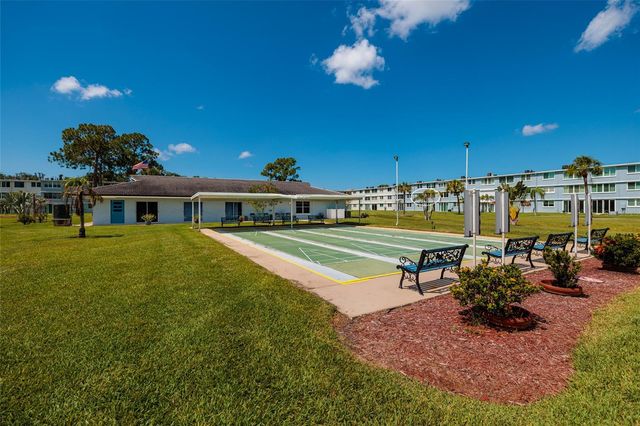 4715 BAY STREET NE 222, St Petersburg, FL 33703