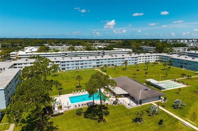 4715 BAY STREET NE 222, St Petersburg, FL 33703