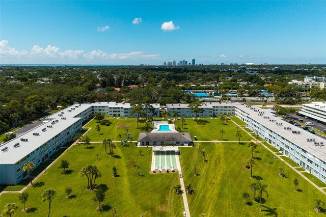 4715 BAY STREET NE 222, St Petersburg, FL 33703