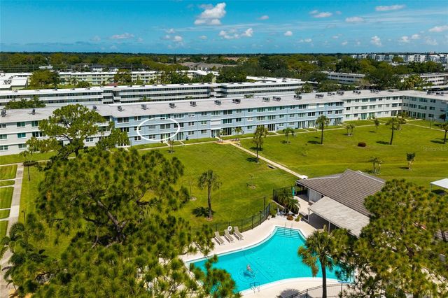 4715 BAY STREET NE 222, St Petersburg, FL 33703