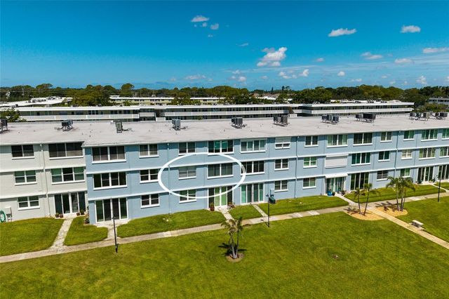 4715 BAY STREET NE 222, St Petersburg, FL 33703