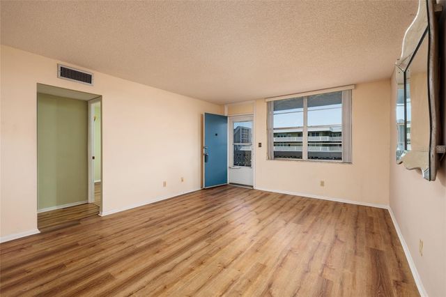 4715 BAY STREET NE 222, St Petersburg, FL 33703