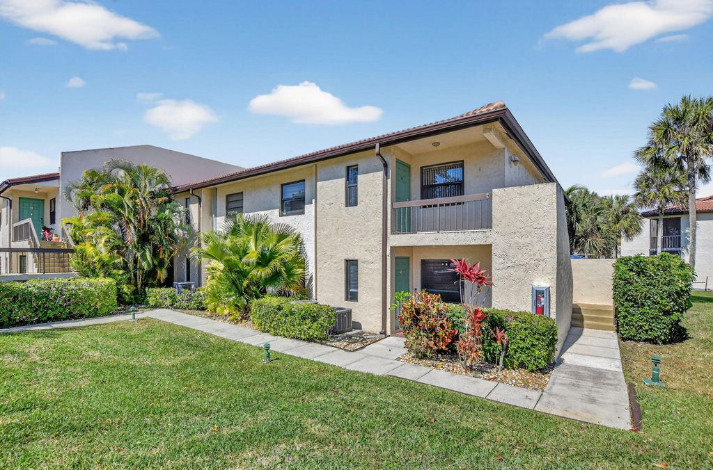21911 Cypress Drive 47- H, Boca Raton, FL 33433