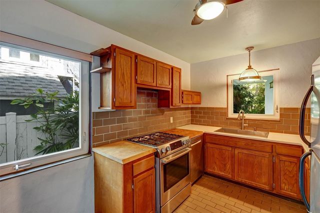 151 20TH AVENUE S, St Petersburg, FL 33705