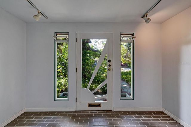 151 20TH AVENUE S, St Petersburg, FL 33705