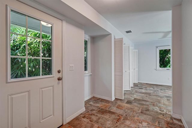 151 20TH AVENUE S, St Petersburg, FL 33705