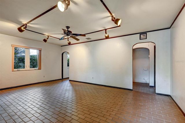 151 20TH AVENUE S, St Petersburg, FL 33705