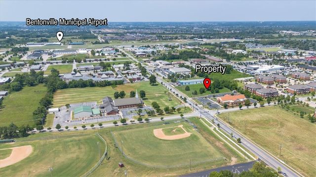 SE 28th Street, Bentonville, AR 72712
