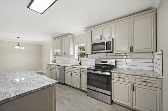 3046 CRYSTAL HILLS DRIVE, Lakeland, FL 33801