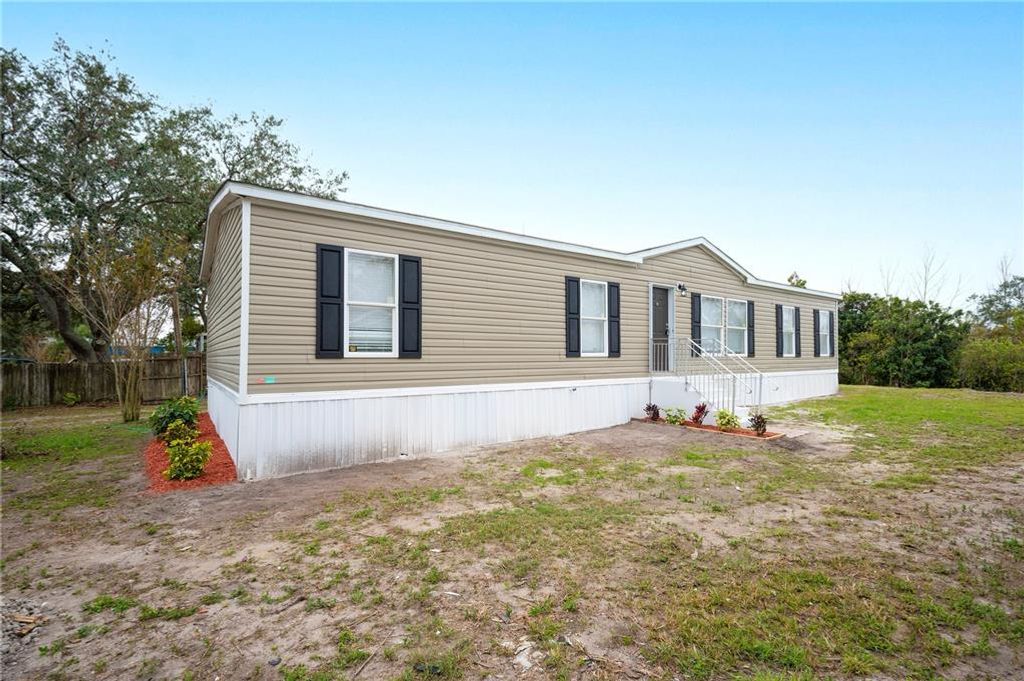 3046 CRYSTAL HILLS DRIVE, Lakeland, FL 33801