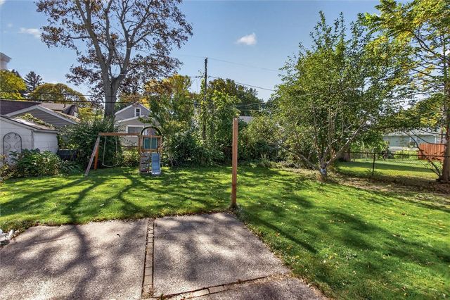 97 Glenthorne Rd, Rochester, NY 14615