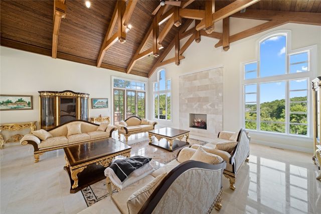 2310 NE Lakeridge Place, North Liberty, IA 52317