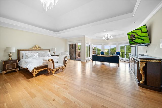 2310 NE Lakeridge Place, North Liberty, IA 52317