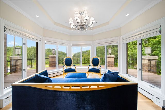 2310 NE Lakeridge Place, North Liberty, IA 52317