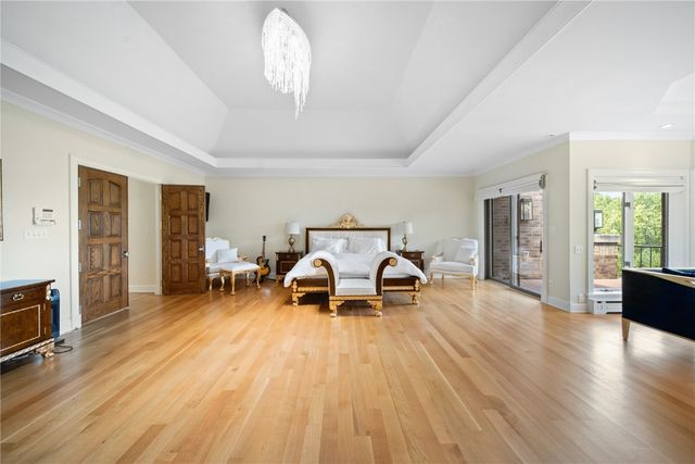 2310 NE Lakeridge Place, North Liberty, IA 52317