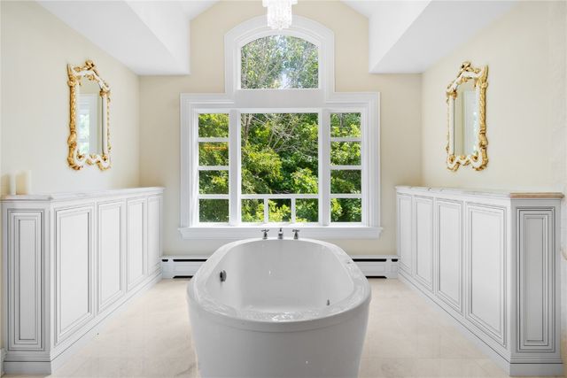 2310 NE Lakeridge Place, North Liberty, IA 52317