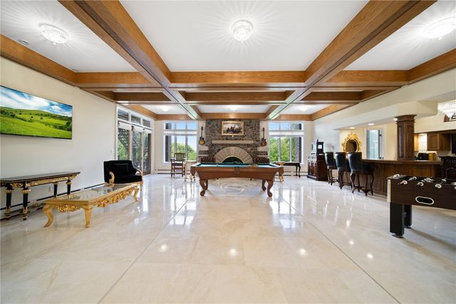 2310 NE Lakeridge Place, North Liberty, IA 52317