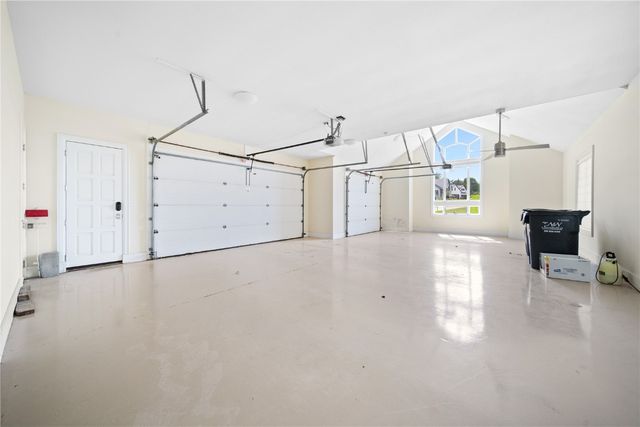 2310 NE Lakeridge Place, North Liberty, IA 52317