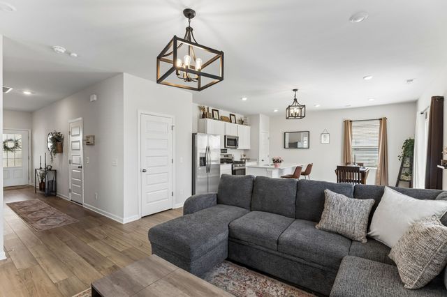 3341 Steadman St, Columbia, TN 38401