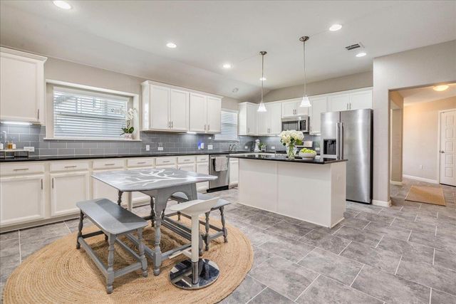 154 Screech Owl DR, Kyle, TX 78640
