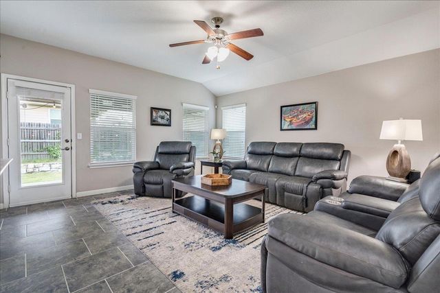 154 Screech Owl DR, Kyle, TX 78640