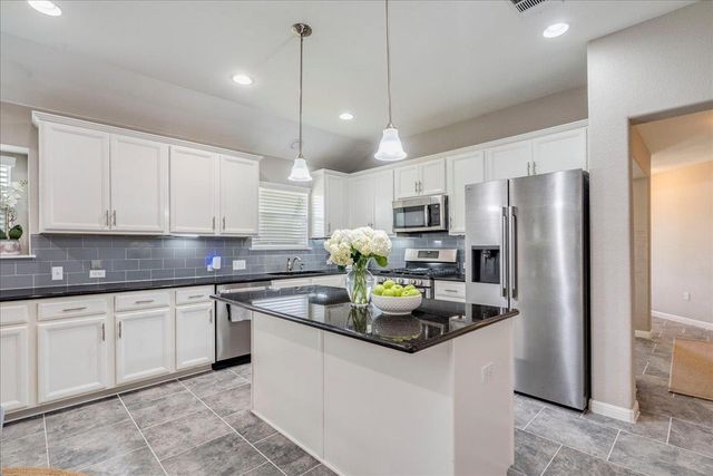 154 Screech Owl DR, Kyle, TX 78640
