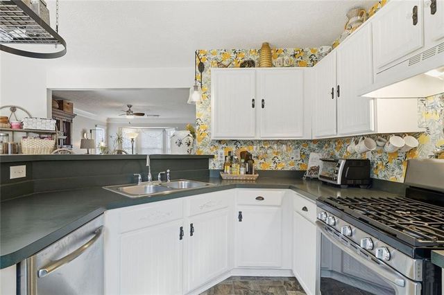 2531 Thorngate Drive, Acworth, GA 30101