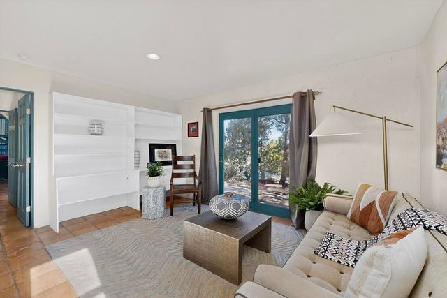 200 Ojo De La Vaca, Santa Fe, NM 87508