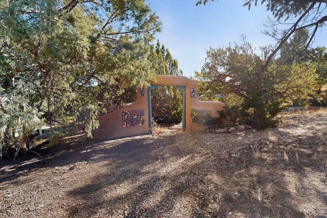 200 Ojo De La Vaca, Santa Fe, NM 87508