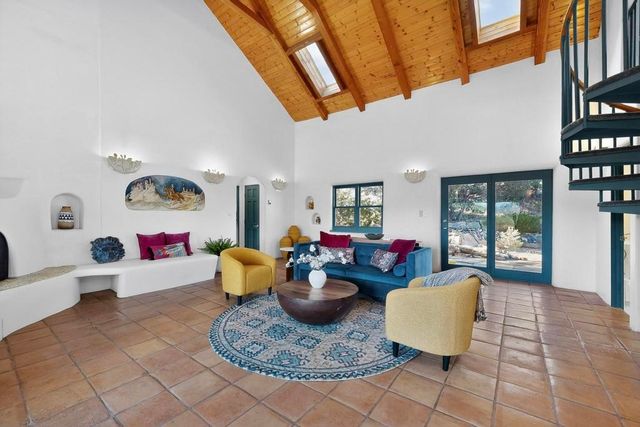 200 Ojo De La Vaca, Santa Fe, NM 87508