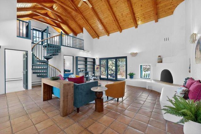 200 Ojo De La Vaca, Santa Fe, NM 87508