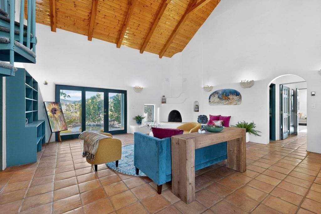 200 Ojo De La Vaca, Santa Fe, NM 87508