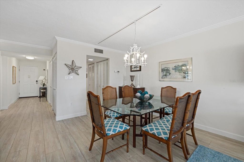 Image 12 of property listing at 3240 GULF OF MEXICO DRIVE B402, Longboat Key, FL 34228