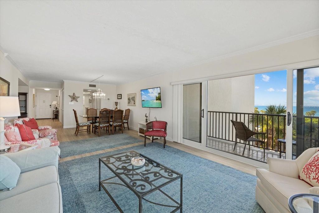 Image 20 of property listing at 3240 GULF OF MEXICO DRIVE B402, Longboat Key, FL 34228