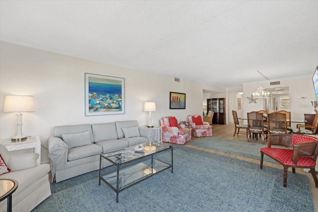 Image 21 of property listing at 3240 GULF OF MEXICO DRIVE B402, Longboat Key, FL 34228