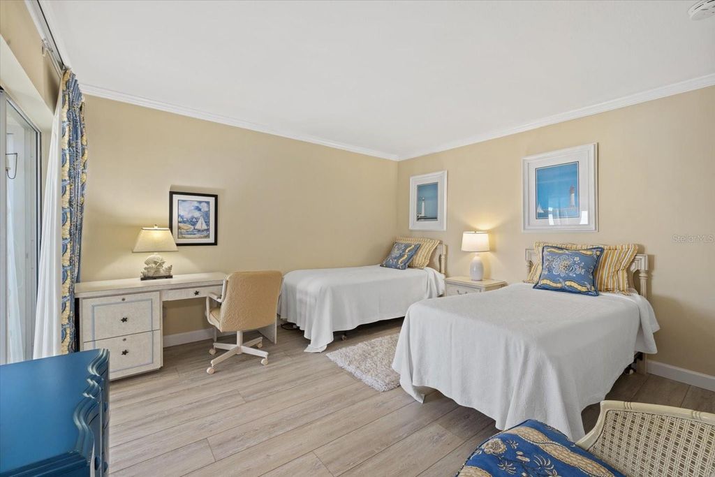 Image 26 of property listing at 3240 GULF OF MEXICO DRIVE B402, Longboat Key, FL 34228