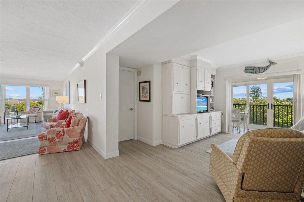 Image 29 of property listing at 3240 GULF OF MEXICO DRIVE B402, Longboat Key, FL 34228