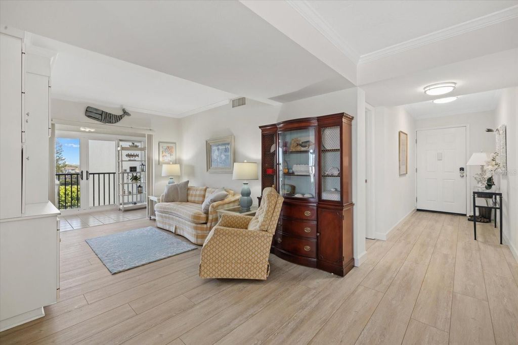 Image 31 of property listing at 3240 GULF OF MEXICO DRIVE B402, Longboat Key, FL 34228